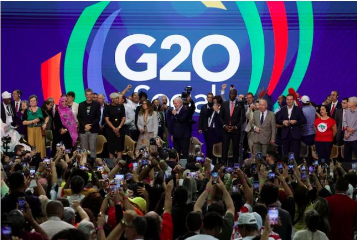 Перша леді Бразилії зневажила Ілона Маска під час саміту G20, повідомляє Reuters.