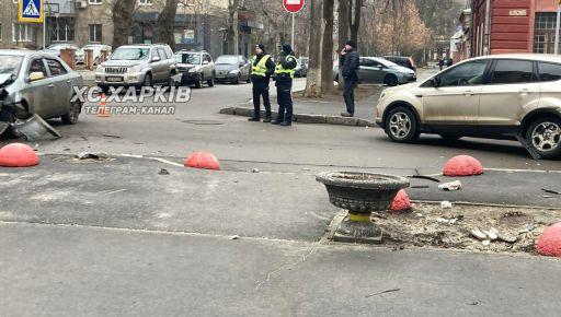 In Kharkiv, two cars collided at an intersection over a road dispute, according to social media reports.